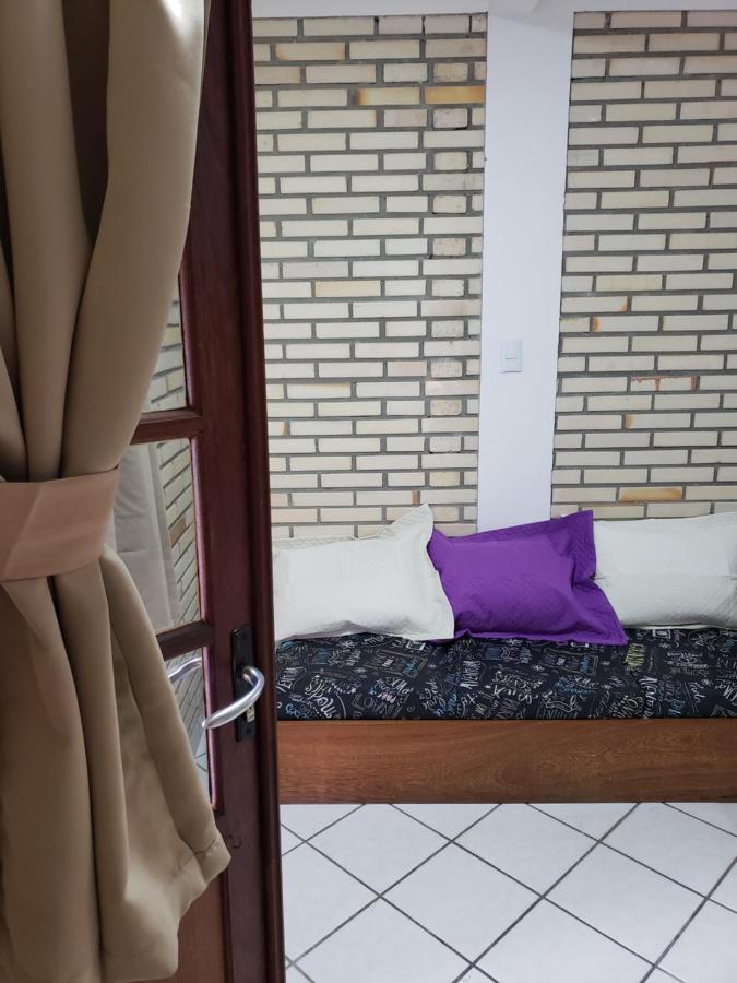 Residencial Costumes Brasileiras Hotel Бомбиняс Екстериор снимка