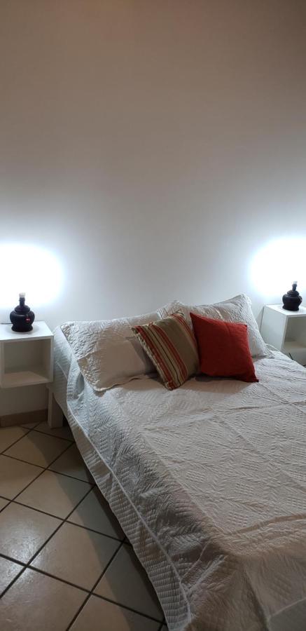 Residencial Costumes Brasileiras Hotel Бомбиняс Екстериор снимка