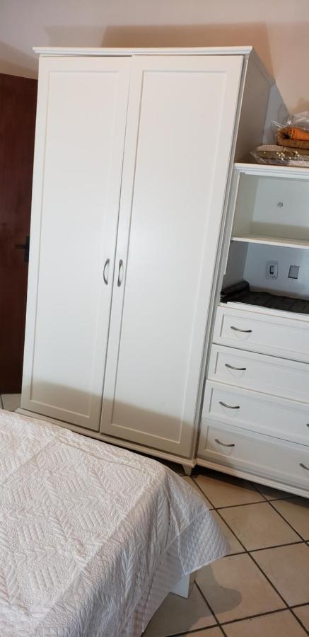 Residencial Costumes Brasileiras Hotel Бомбиняс Екстериор снимка