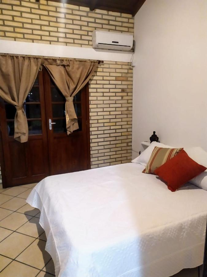 Residencial Costumes Brasileiras Hotel Бомбиняс Екстериор снимка