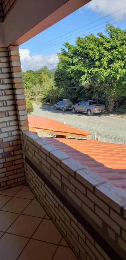 Residencial Costumes Brasileiras Hotel Бомбиняс Екстериор снимка