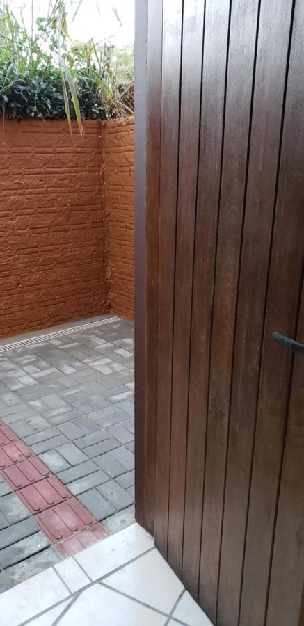 Residencial Costumes Brasileiras Hotel Бомбиняс Екстериор снимка